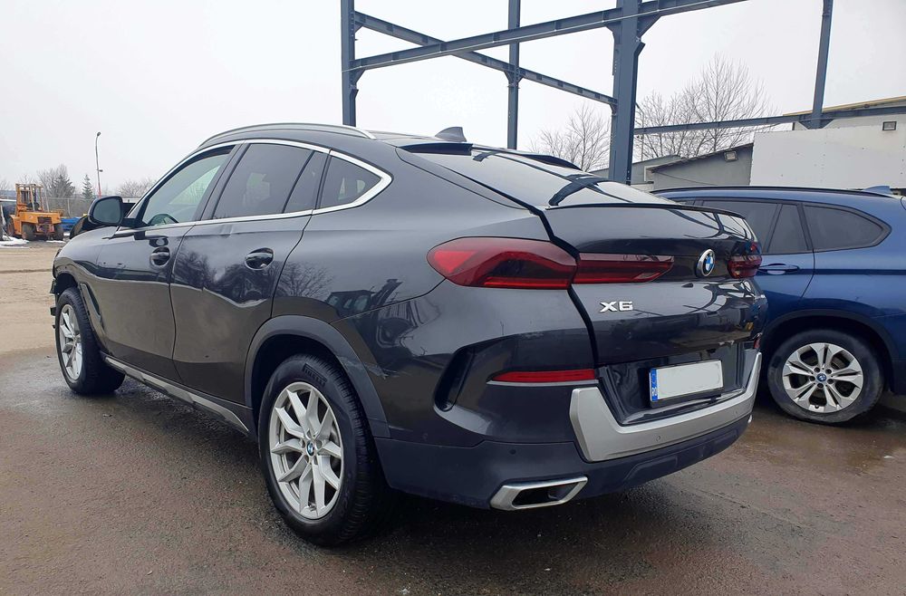 BMW X6. 4.0i, XDrive, Hibryd, fabricatie 2022 inmatriculat RO avariat