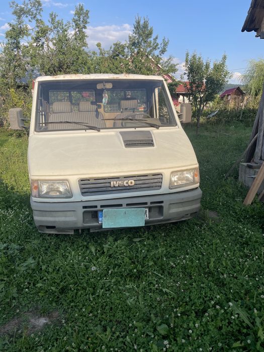 Vand camioneta Iveco3,5 tone,an 1997,2,5 td ,axa dubla,inmatriculata(sau dezmenbrez)basculare pe cutie pret 2000 euro