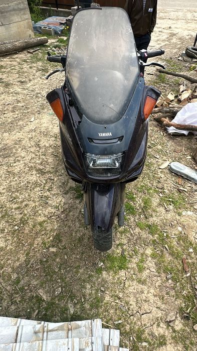 Un scuter yamaha 250