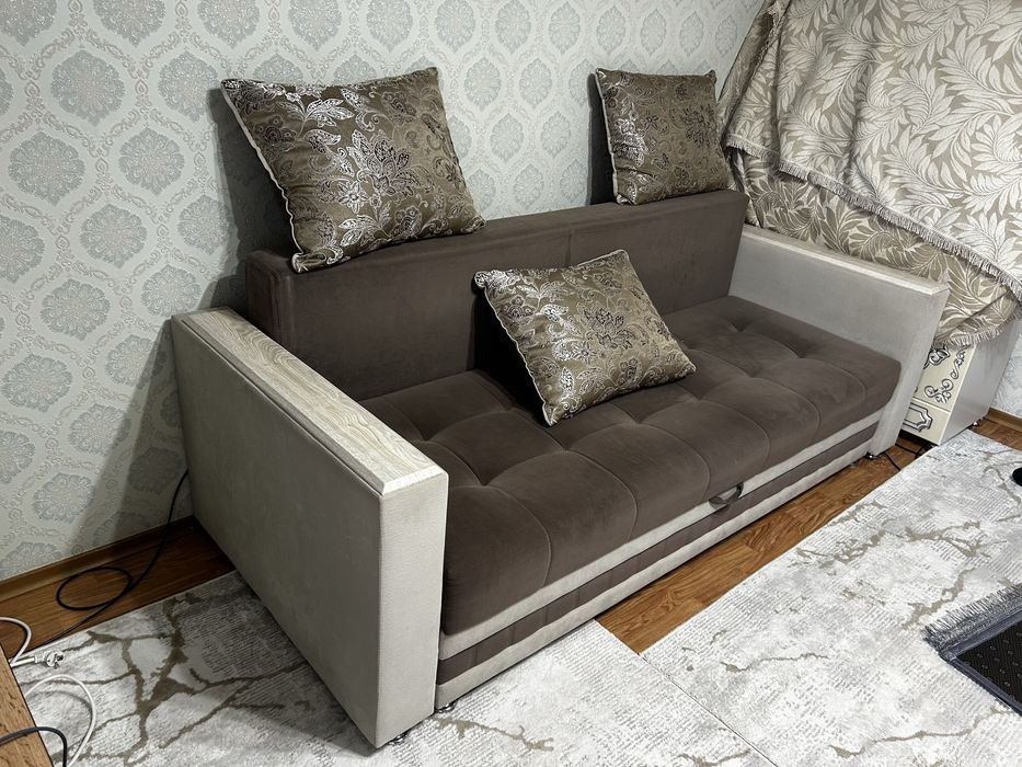 Продам диван двухспальный в отличном состоянии