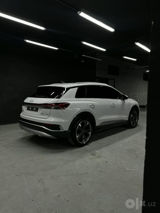 Audi Q4 e-tron 40. Электромобил