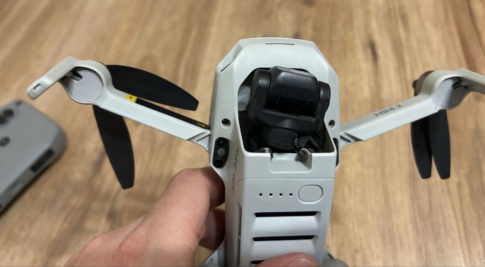Дрон DJI Mini 2 с дистанционно