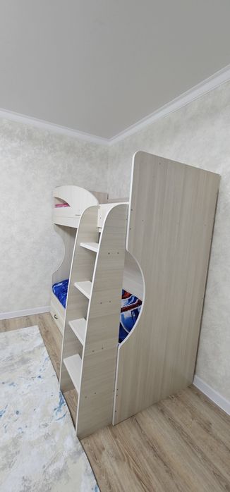 Кровать двухъярусная