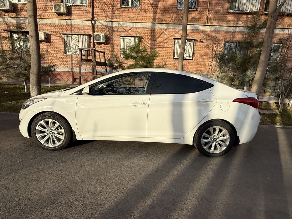 Продается Hyundai Elantra polniy full