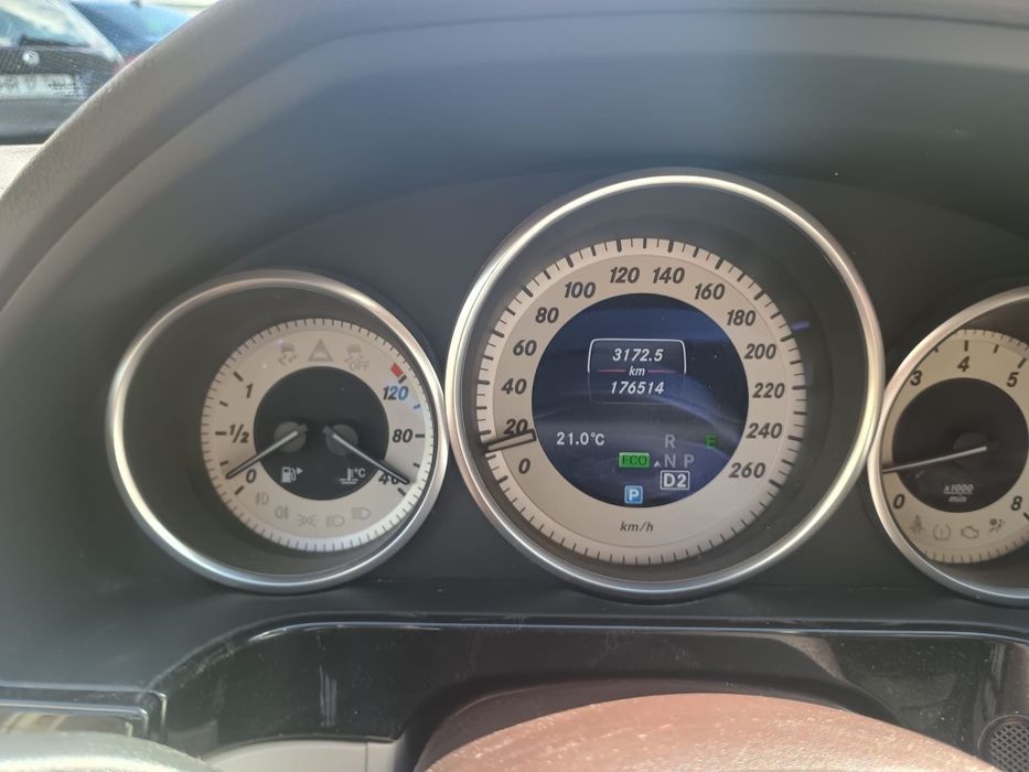MERCEDES-BENZ E-Class 0 — imagine 4