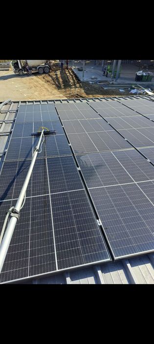 Servicii spalat panouri fotovoltaice curatat hale industriale
