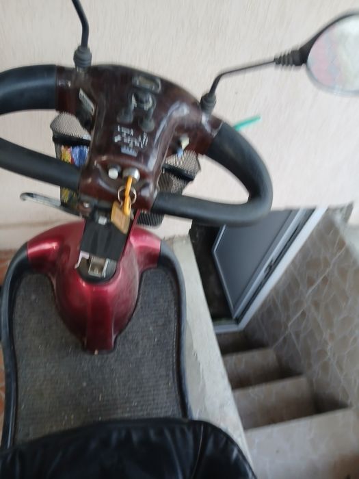 Vând scuter pentru persoanele cu dizabilități
