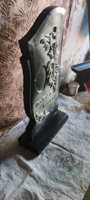 Продам ПАМЯТНИК из бетона