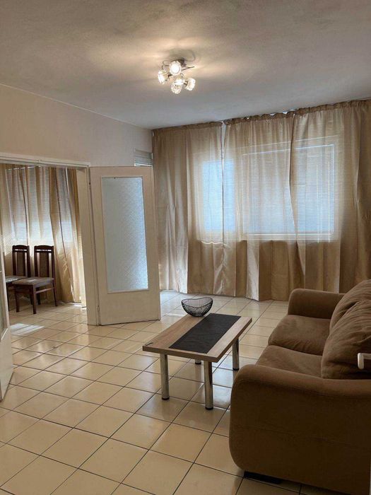 Тристаен апартамент, под наем, Център