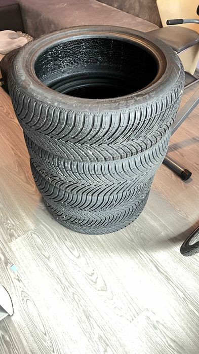 Всесезонни Гуми Pirelli Cintuarto Allseason SF3 235/45 r18