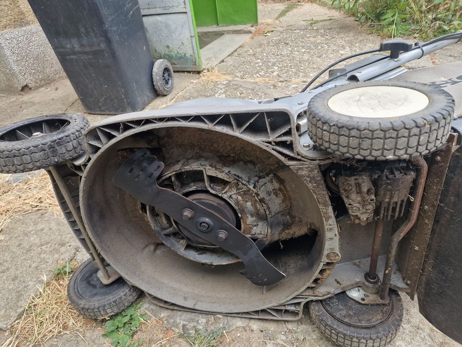 Masina de tuns iarba gazonul  Honda