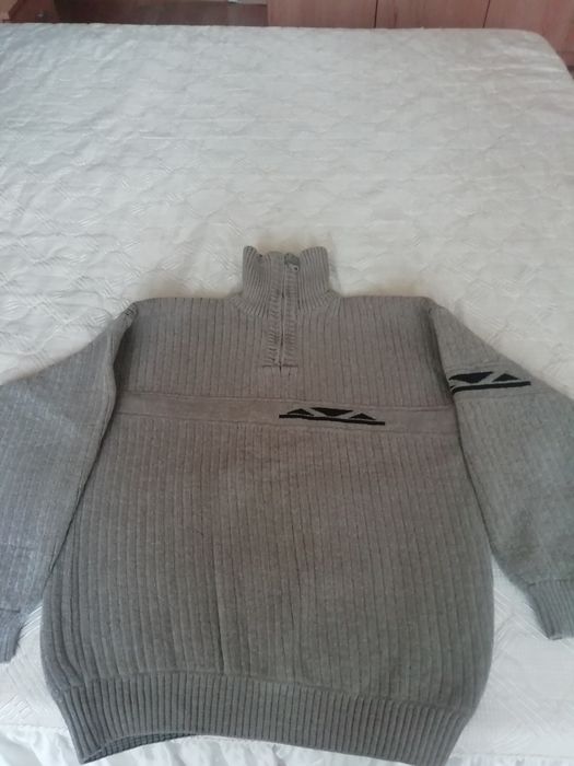 Мъжки пуловер зимен