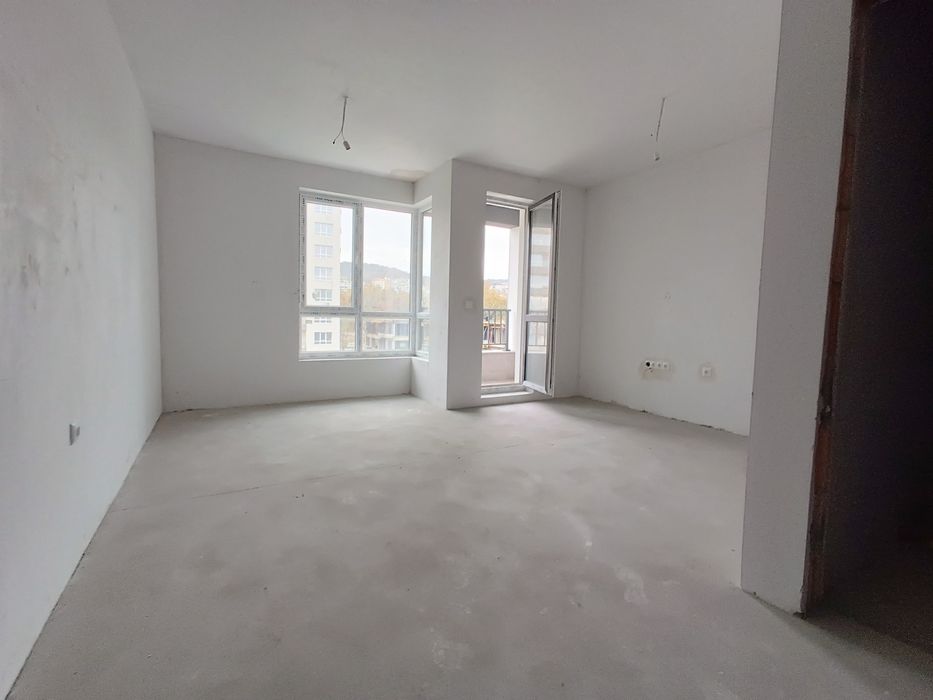 Продава се Едностаен апартамент в Варна, Спортна зала - 34 кв.м за 2056 €/кв.м - Снимка #1
