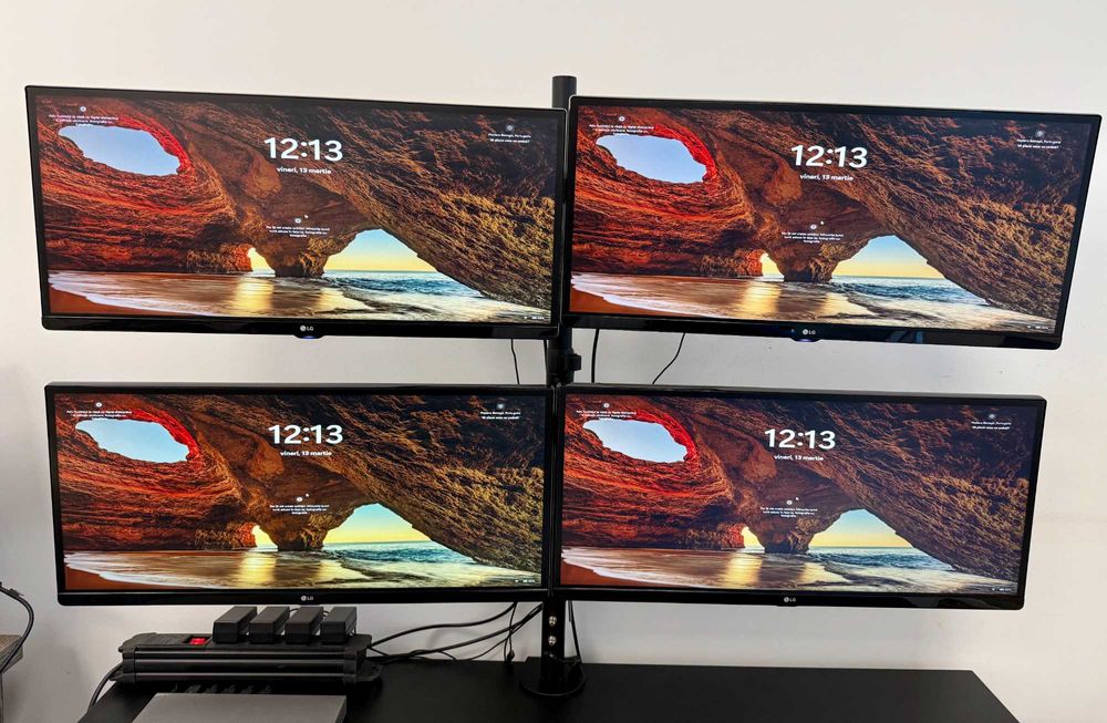 Pachet de 4x Monitoare LG UltraWide + Suport Profesional + HDMI Splitter 8 ieșiri + Birou