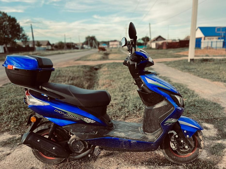 Продам скутер м8