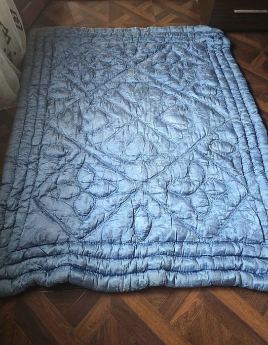 Plăpumi de mătase umplute cu lână