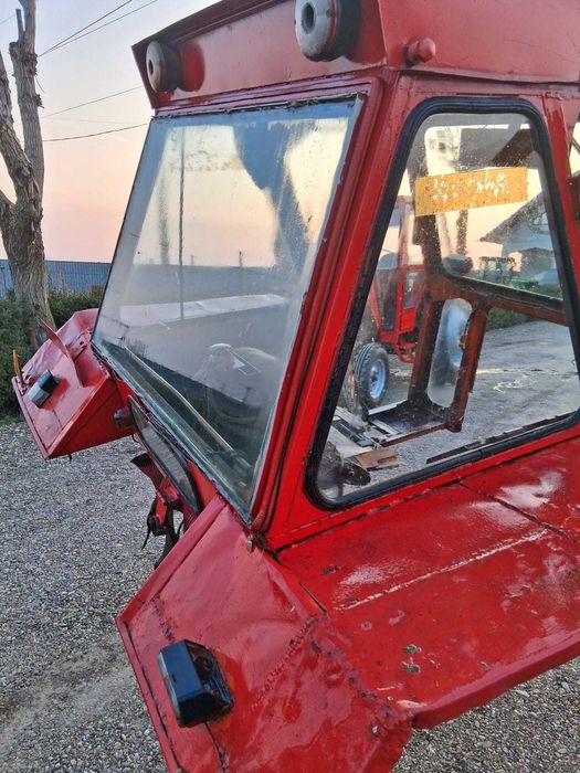 Cabina tractor utb universal u650 u445, completa cu geamuri