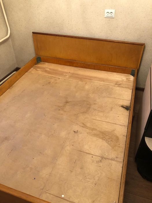 Большая кровать б/у