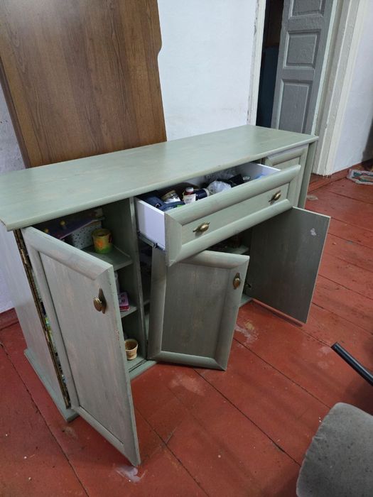 Комод мятного оттенка