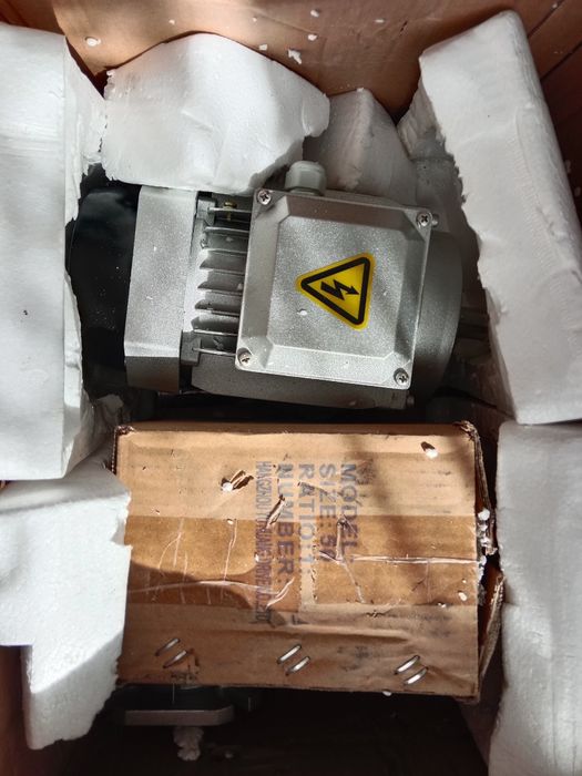 Червячный Мотор, редуктор в комплекте.