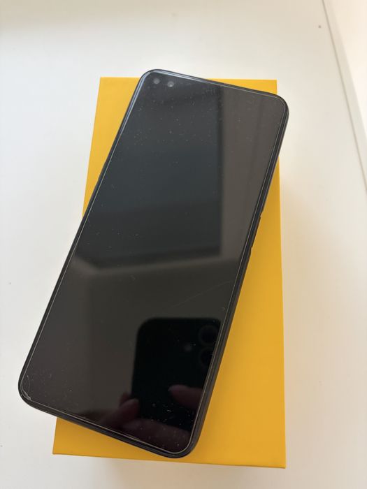 Продам смартфон Realme