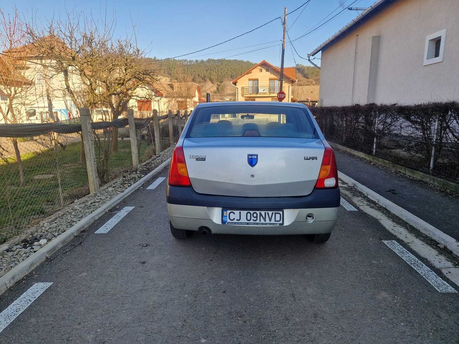 Vand Dacia Logan 2005 cu AC