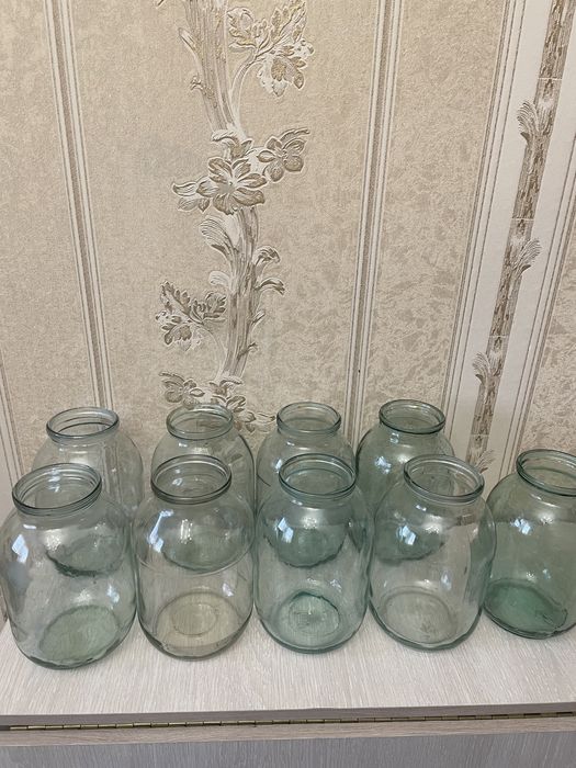 Продам банки 2 литровые