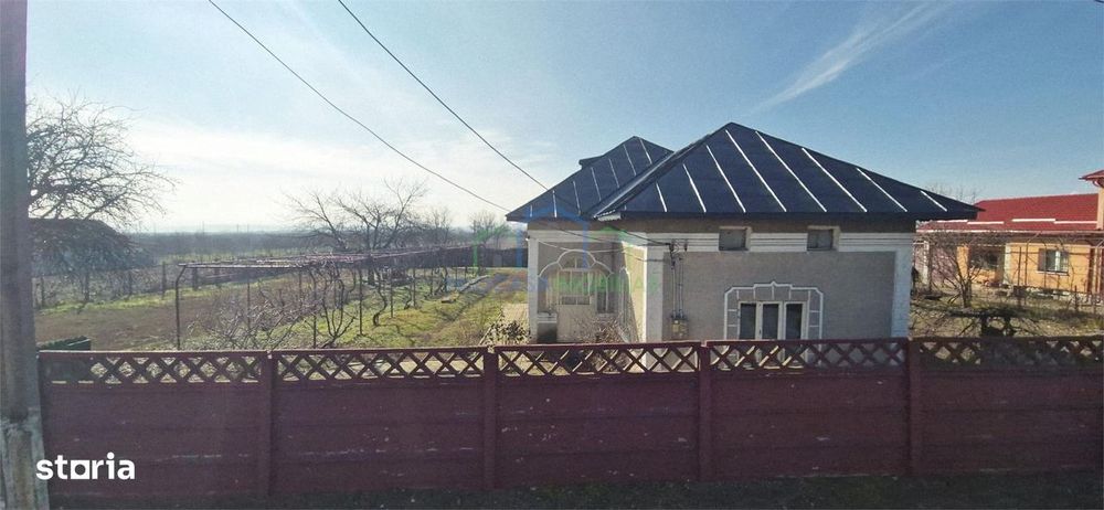 Casa Bradesti , teren  intravilan 7952 mp , deschidere 33 m la DE 70