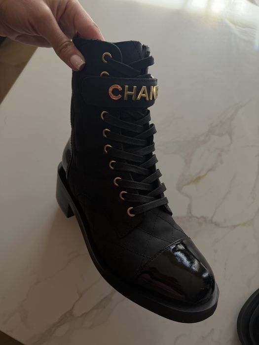 Боти Chanel          .