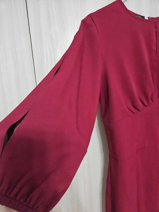 Платье бордовое до колен