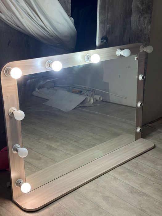 Визажное зеркало