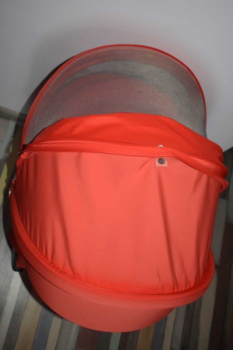 Stokke Xplory в червен цвят