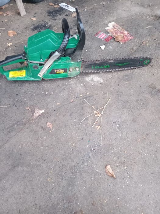 Сотилади  бензопила