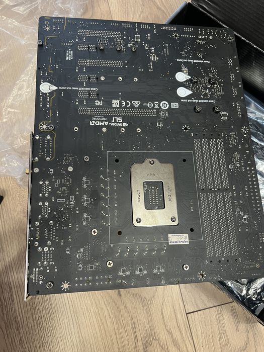 Материнакая плата Asus megz390 ace