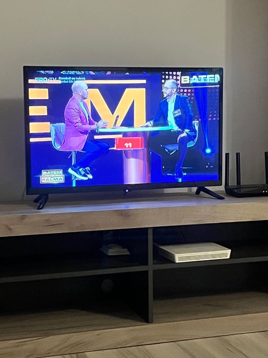 Vând 2 televizoare Nei