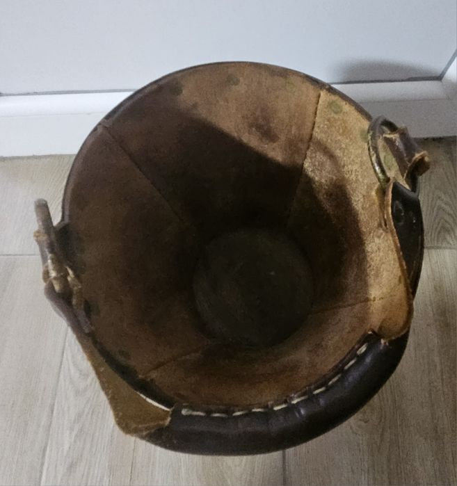 Găleată spaniolă de foc sau coș de gunoi