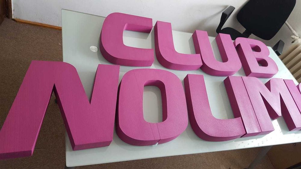 Bannere,trofee,medalii,sablare,litere/logo polistiren,casete cu 2 fete