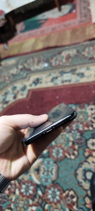 IPhone Xs max срочно сотилади