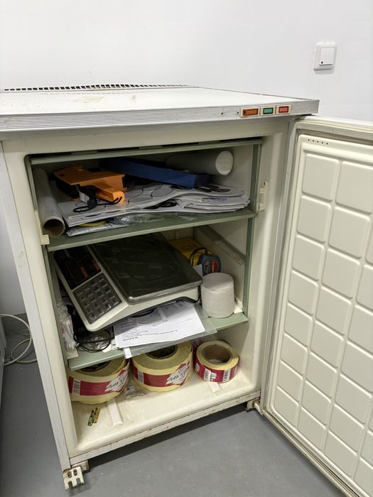 Продам морозильник