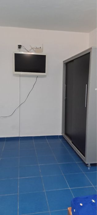 Inchiriez garsoniera