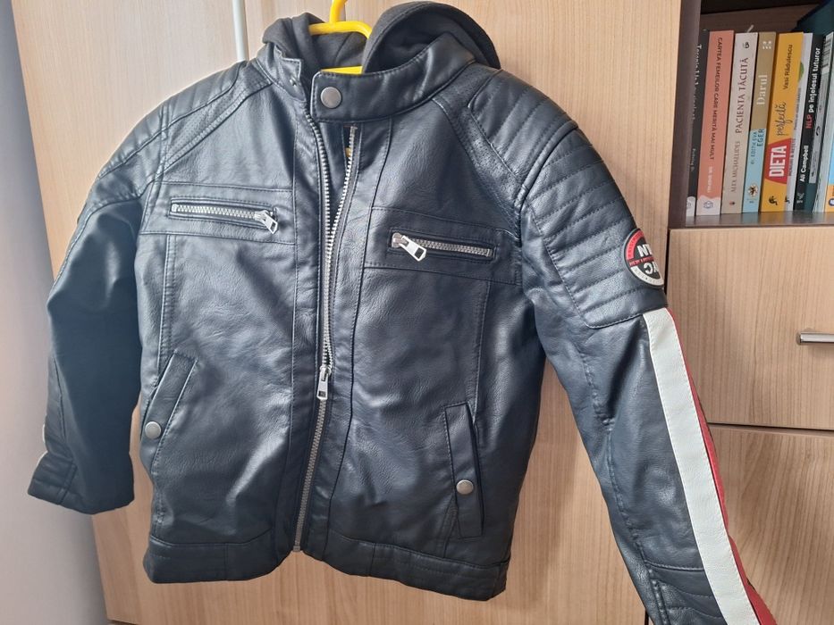 Geaca baieti C&A primavara toamna mar.134 ,imitație piele