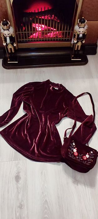 Bluziță bordo festiva, de catifea, nouă, mărime M-L, extra fina