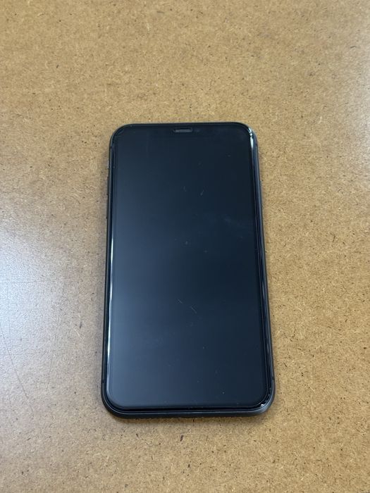 iPhone 11 черный