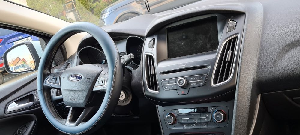 Vând ford focus mk3 1.0 ecoboost.