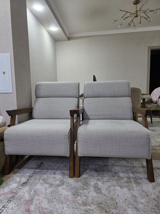 Кресла для гостиной или офиса