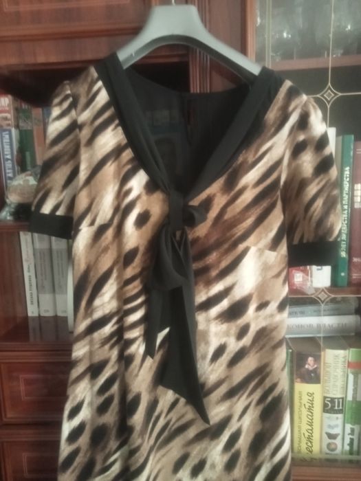 Платья,  44-46 размеры, очень нарядные,