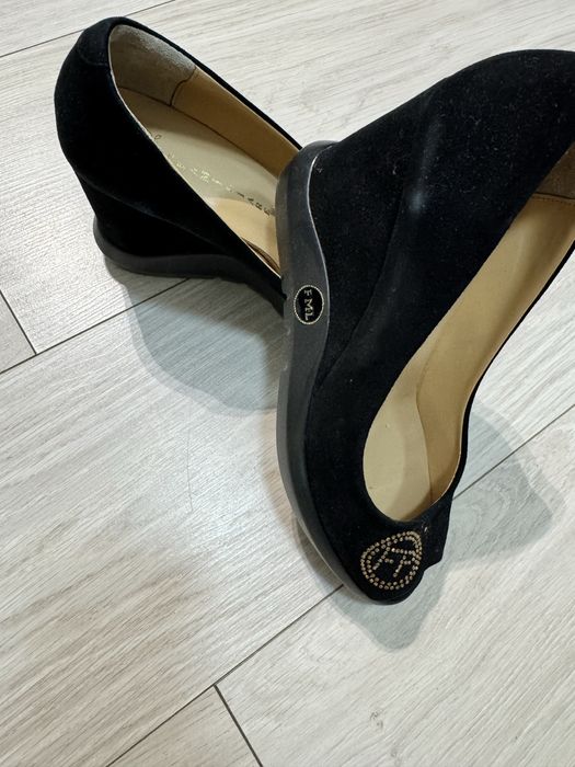 Продам женскую обувь