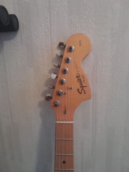 Гитара Squier strat