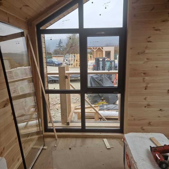 Vând container modular cu exterior și interior lambriu lemn