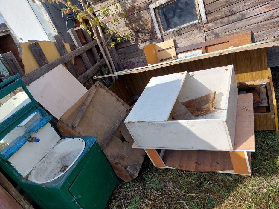 Отдам даром на дрова самовывоз